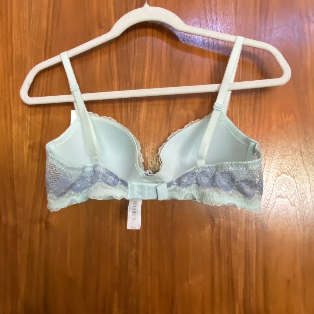NWT GapBody Favorite Demi Plunge Bra 36B Light Blue Purple Floral Lace Padded - Picture 2 of 7
